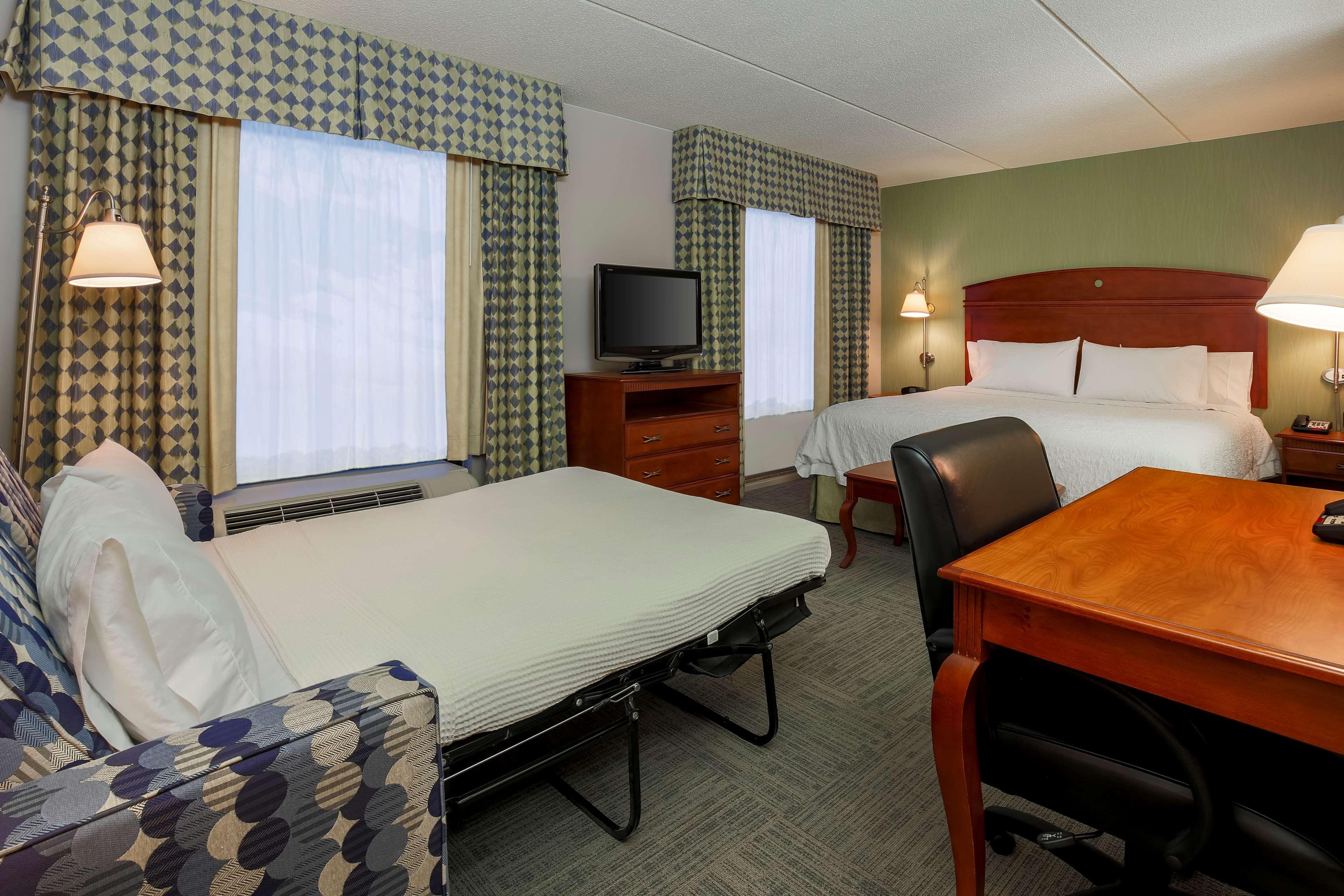 Hampton Inn & Suites Уэст-Хейвен Экстерьер фото