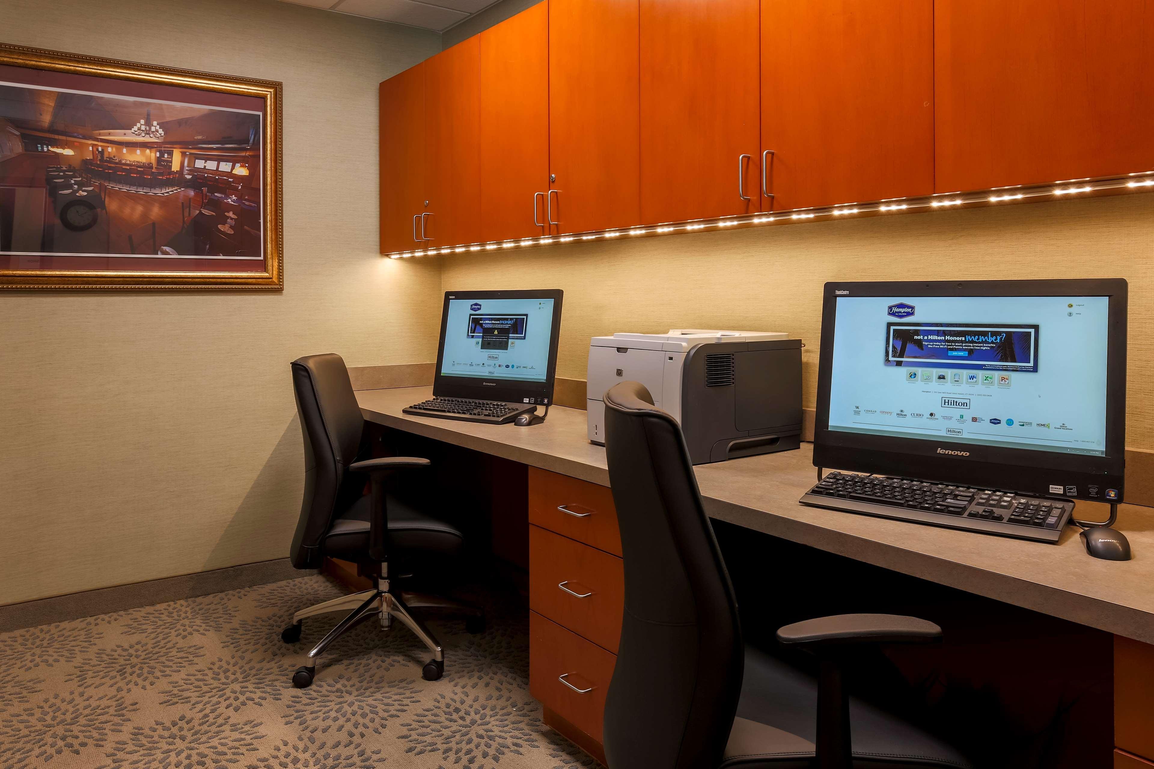 Hampton Inn & Suites Уэст-Хейвен Экстерьер фото