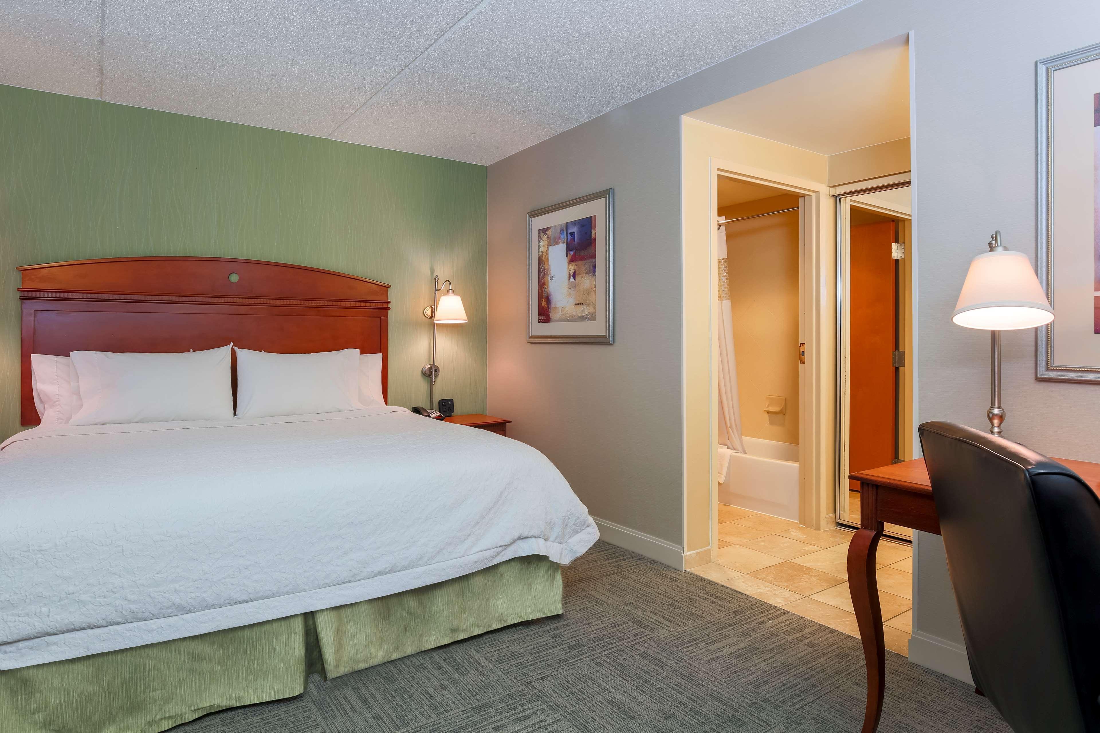 Hampton Inn & Suites Уэст-Хейвен Экстерьер фото