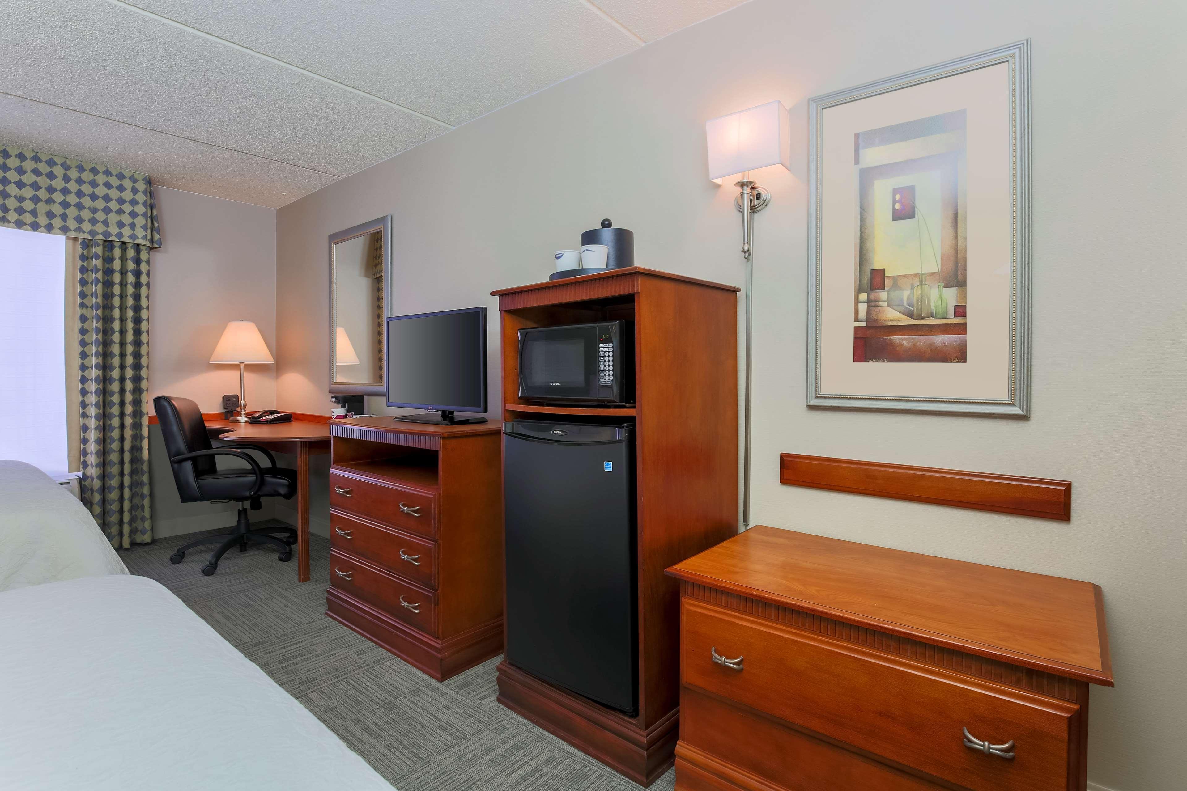 Hampton Inn & Suites Уэст-Хейвен Экстерьер фото