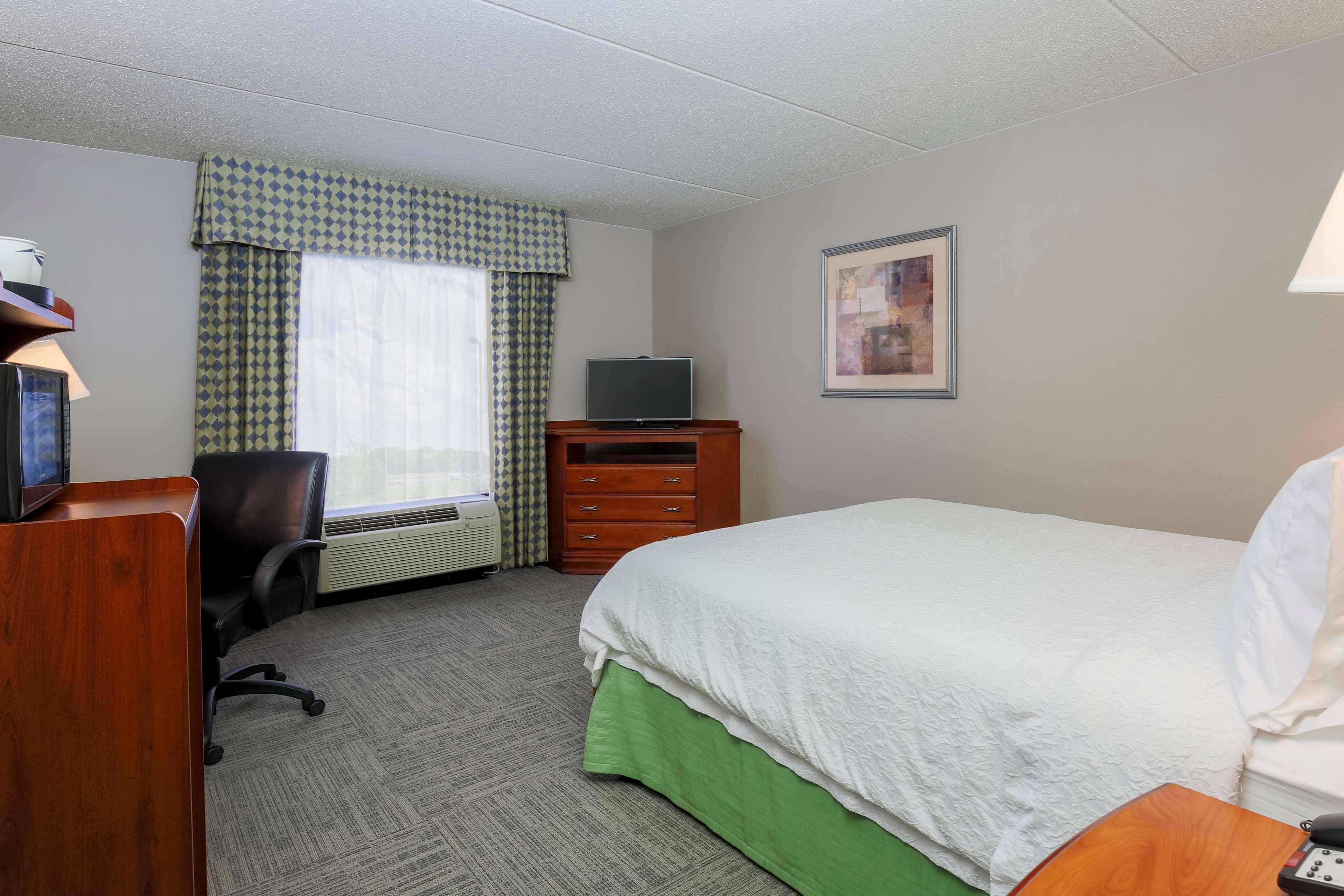 Hampton Inn & Suites Уэст-Хейвен Экстерьер фото