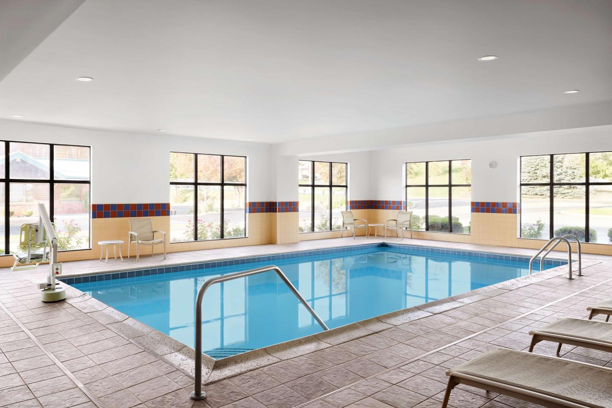 Hampton Inn & Suites Уэст-Хейвен Экстерьер фото